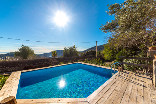 Sonniger Poolbereich