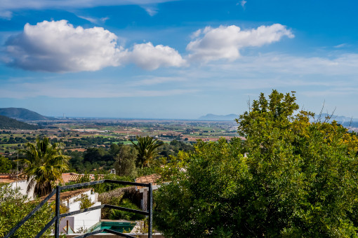 Renovierungsbedürftiges Traumhaus in Campanet mit separater Garage und Dachterrasse