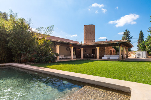 Modernes Wohnhaus mit historischer Mühle, Garten und Pool in Sencelles, von November bis März