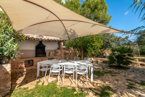 Separater BBQ Bereich am Pool