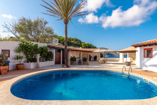 Villa im mediterranen Stil mit Gästeapartment und Meerblick in toller Lage von Cala Ratjada