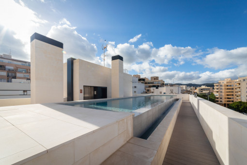 Dachterrasse mit Pool