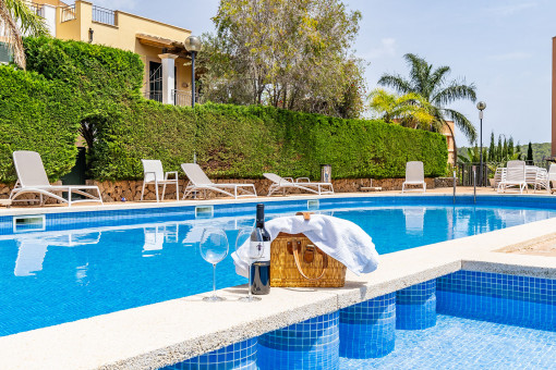 Reiheneckhaus in gepflegter Anlage in Camp de Mar – perfekt für Golfliebhaber
