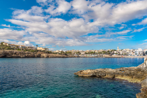 Hafen von Porto Cristo und Strand