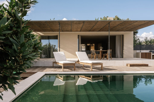 Freistehendes, luxuriöses Neubau-Haus mit Pool und Panorama-Dachterrasse in Establiments