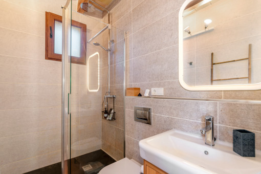 Badezimmer mit Tageslicht