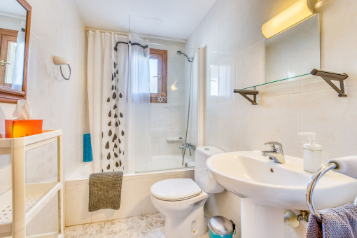 Badezimmer mit Wanne