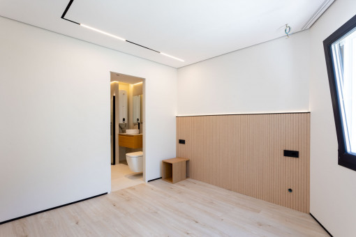 Hauptschlafzimmer mit Badezimmer en Suite