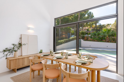 Lichtdurchfluteter Essbereich 