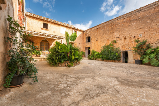 Historisches Finca-Anwesen mit Meerblick nahe Palma