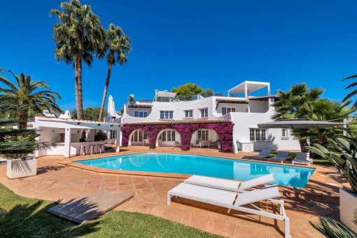 Villa mit Pool, fantastischem Blick und Ferienvermietungslizenz in Sol de Mallorca