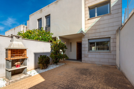 Schönes Reihenendhaus in einer kleinen Wohnanlage in Colonia de Sant Pere nur wenige Meter vom Meer entfernt