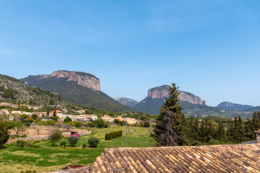 Zentral gelegenes Dorfhaus in Alaró mit Garten, Garage und Baugenehmigung für Pool