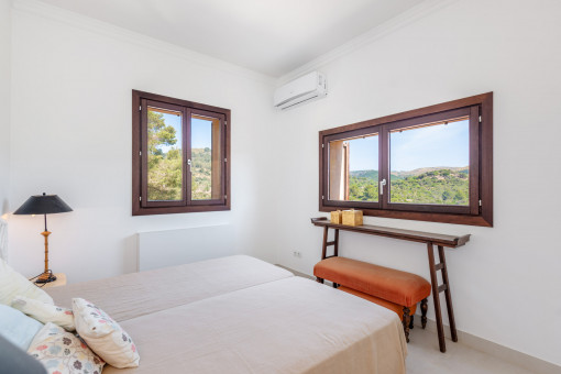 Schlafzimmer 1