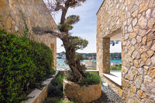 Moderne Villa mit zwei Pools und Meerblick, fussläufig zum Strand von Santa Ponsa