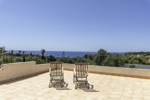 Ein charmantes Chalet in ruhiger Lage von Cala Llombards mit atemberaubenden Meerblick von der Dachterrasse
