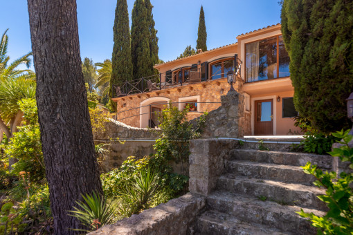 Geräumige Villa mit Pool und Panoramablick im Tramuntana-Gebirge, Esporles