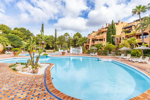 Wunderschönes Teilmeerblick-Apartment mit tropischer Anlage in Santa Ponsa