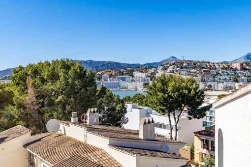 Zentral gelegene Wohnung zum Renovieren in Santa Ponsa