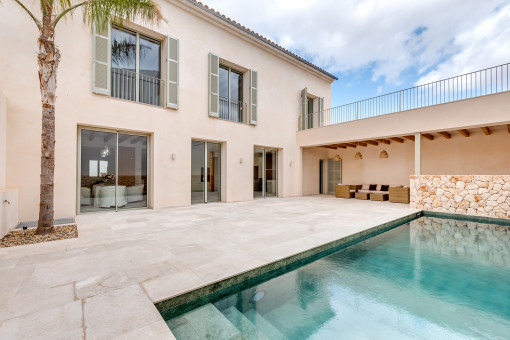 Erstklassiges Neubaustadthaus mit Pool, Dachterrasse und Garage in privilegierter Lage von Ses Salines
