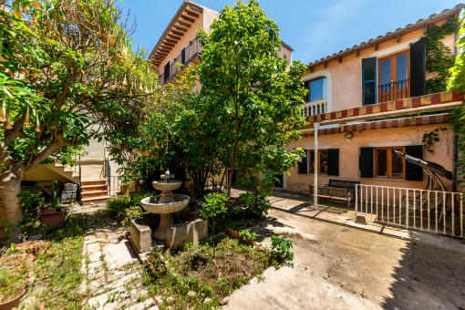 Einzigartiges Stadthaus mit Garten und Garage in Binissalem