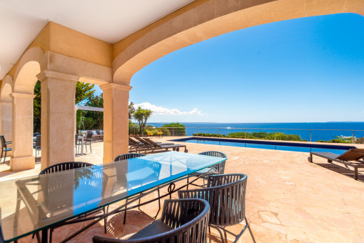 Überdachte Terrasse