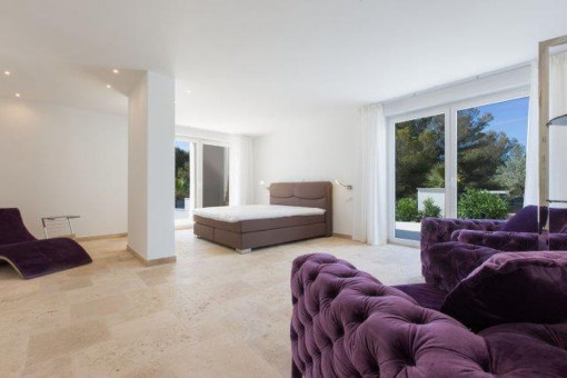 Hauptschlafzimmer mit Doppelbett