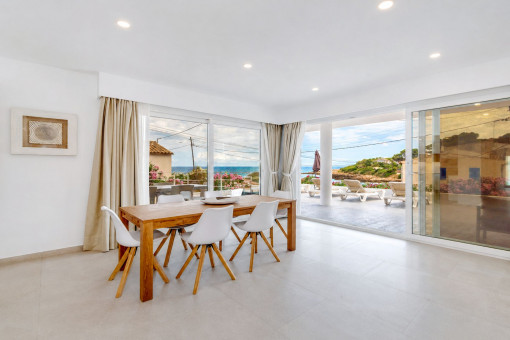 Modernes und helles Haus direkt am Meer mit separatem Gästezimmer - Saisonmiete ab Oktober