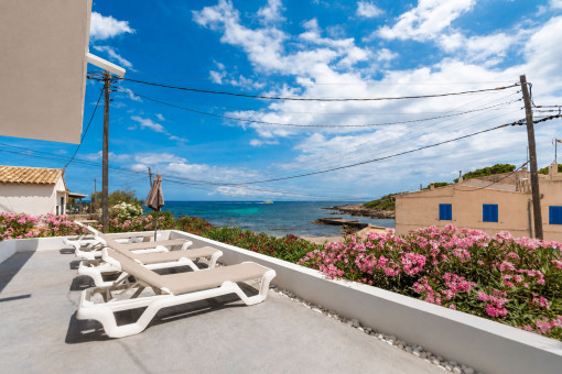 Terrasse mit Meerblick in Sa Pedruscada