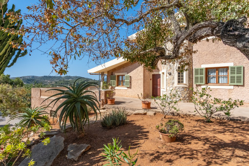 Finca in leichter Hanglage