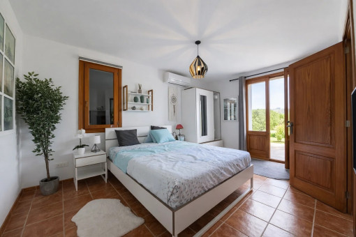 Zweites von fünf Schlafzimmern