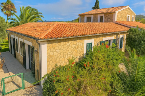 Ansicht der Finca von dem Zuweg