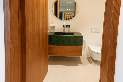 Badezimmer im Fitnessraum