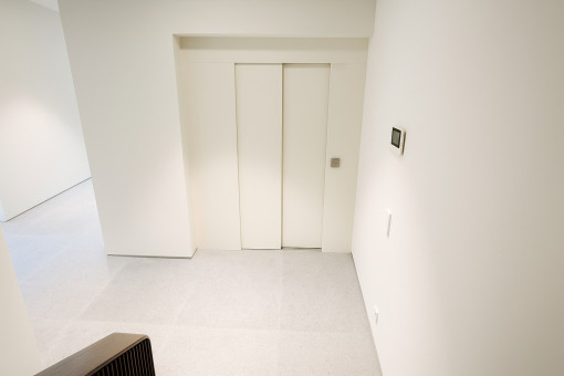 Fahrstuhl im Erdgeschoss