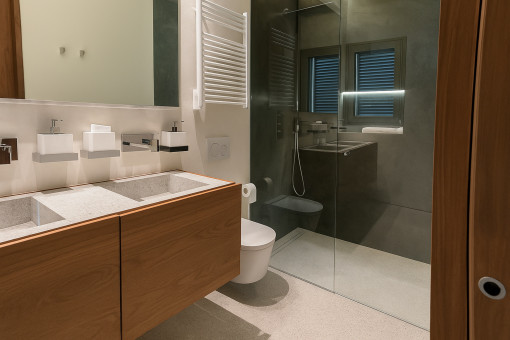 Badezimmer des zweiten Doppelschlafzimmers