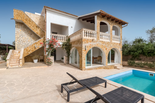 Charmante Villa mit zwei separaten Wohneinheiten, Pool und Grillbereich in Cala Santanyi