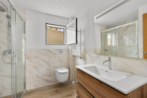 Badezimmer im Erdgeschoss