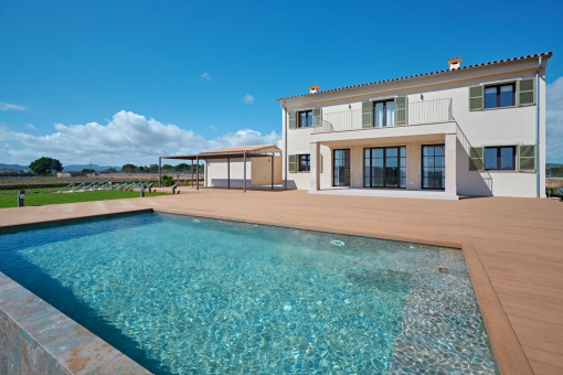 Helle Neubaufinca mit Pool in Porto Cristo