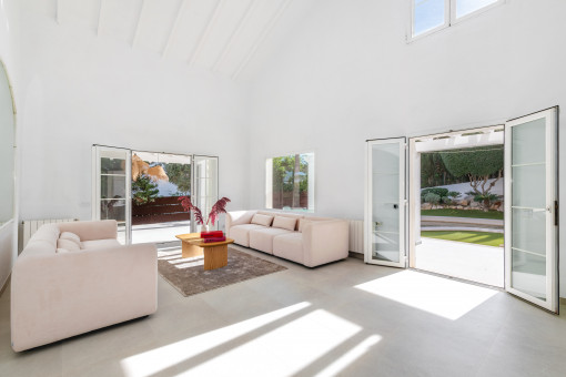 Wohnbereich mit Gartenzugang 