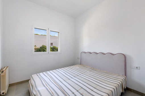 Eines der fünf Schlafzimmer