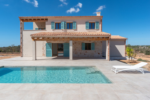 Mediterrane Neubau-Finca bei Ses Salines mit Pool und traumhaftem Weitblick