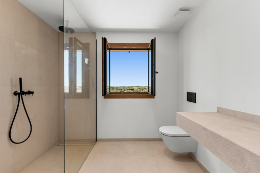 Badezimmer mit Dusche Obergeschoss