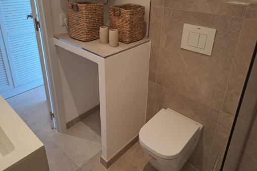 Modernes Badezimmer