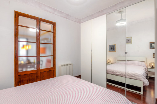 Schlafzimmer 1