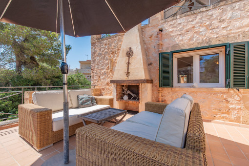 Terrasse mit Kamin Haus 2