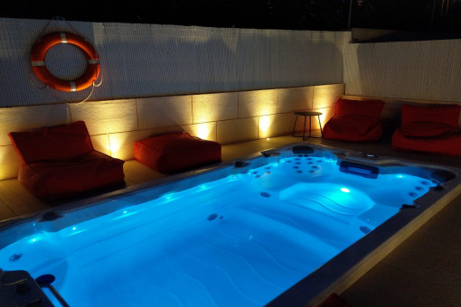 Jacuzzi Abendstimmung Haus 1