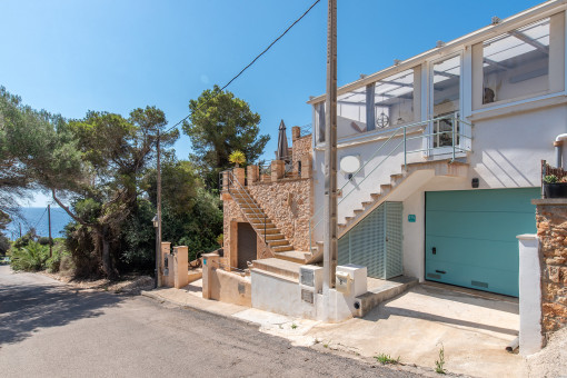 Einmalige Gelegenheit - 2 Häuser mit Ferienvermietungslizenzen in erster & zweiter Meereslinie in Cala Llombards