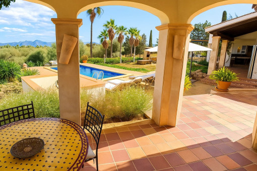 Blick von der Terrasse des Gästetraktes