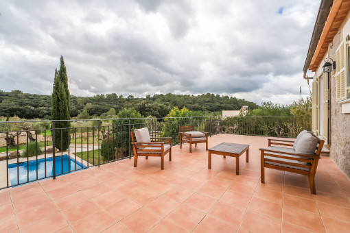Große Terrasse mit Weitblick und Natur