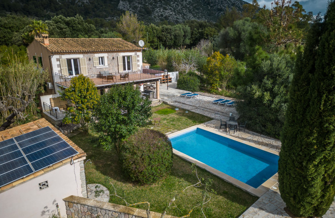 Traumhafte Finca im Tal von Ca ne Axartell mit Pool, Solaranlage und Ferienvermietlizenz